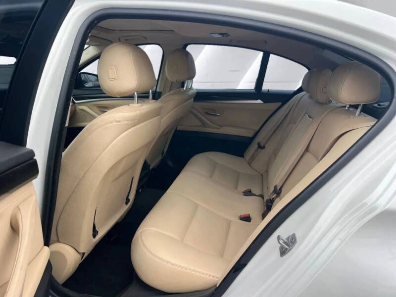 2016 BMW 5 Series 528i