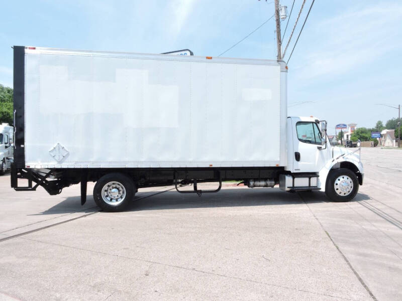 2008 Freightliner M2 106