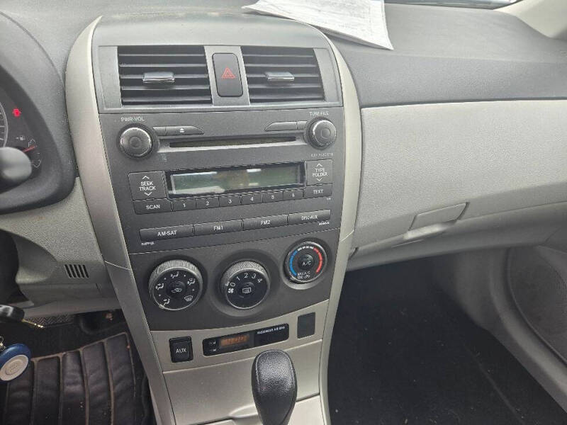 2011 Toyota Corolla LE