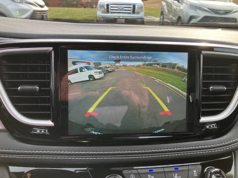 2026 Chrysler Pacifica Select