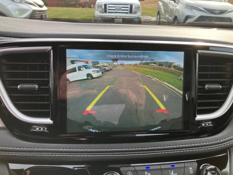 2026 Chrysler Pacifica Select