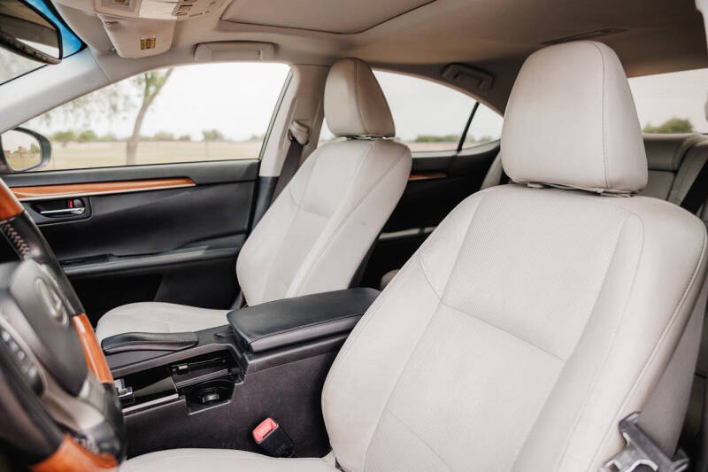 2013 Lexus ES 300h