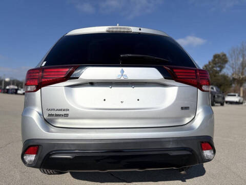 2020 Mitsubishi Outlander SE