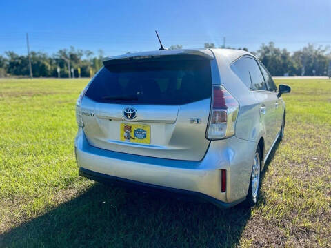 2015 Toyota Prius v Three