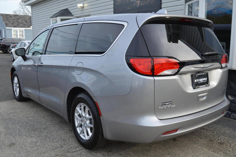 2017 Chrysler Pacifica LX