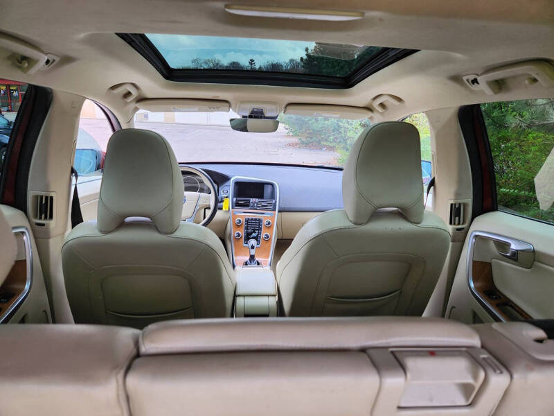 2015 Volvo XC60 T5 Drive-E Premier