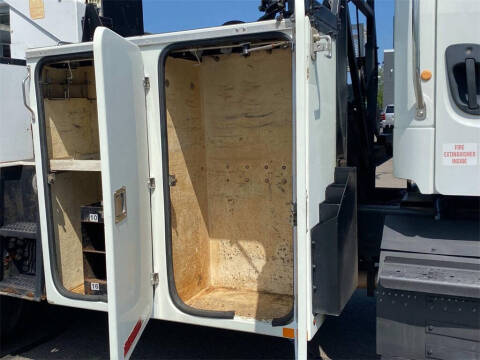 2015 Freightliner 108 SD