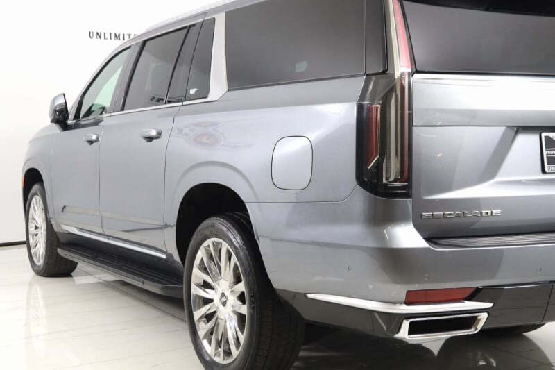 2022 Cadillac Escalade ESV Premium Luxury