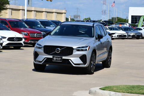 2025 Volvo XC60 B5 Plus Dark Theme