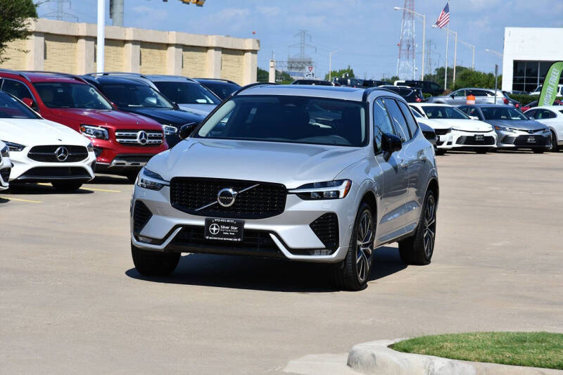 2025 Volvo XC60 B5 Plus Dark Theme