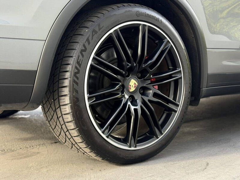 2017 Porsche Cayenne Turbo