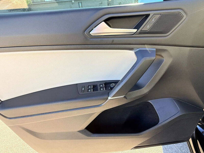 2020 Volkswagen Tiguan SE R-Line Black