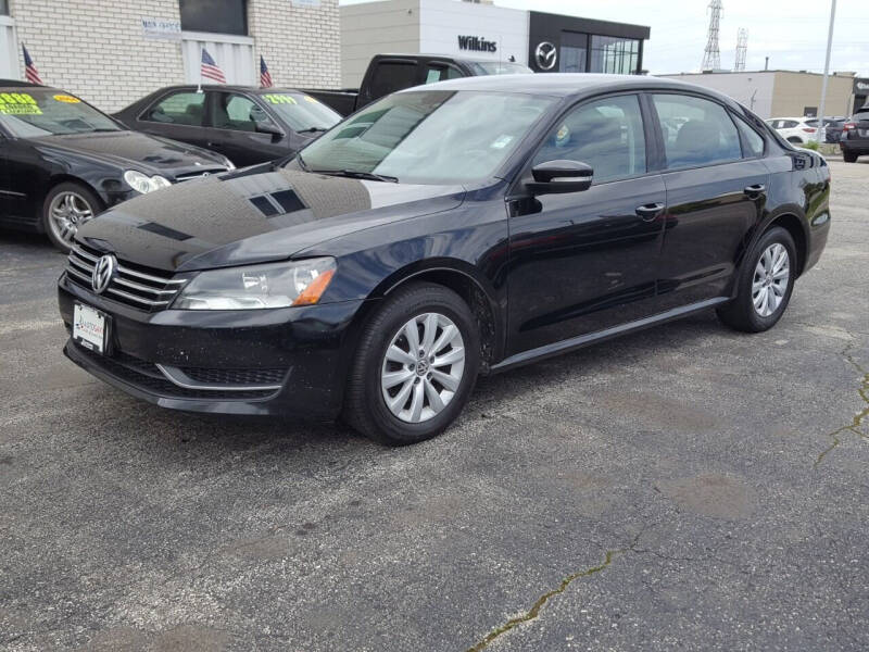 2013 Volkswagen Passat for sale at AUTOSAVIN in Villa Park IL