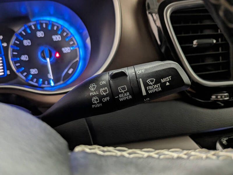 2020 Chrysler Voyager LX