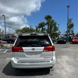 2004 Toyota Sienna XLE 7 Passenger
