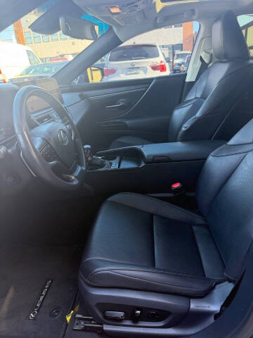 2024 Lexus ES 300h