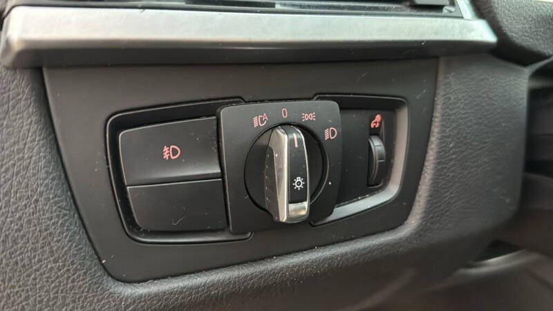 2015 BMW 3 Series 320i