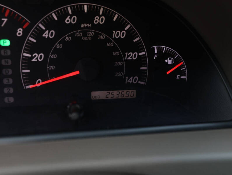 2005 Toyota Camry LE