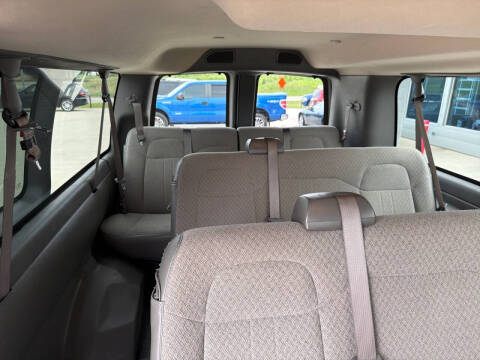 2025 Chevrolet Express LT 3500