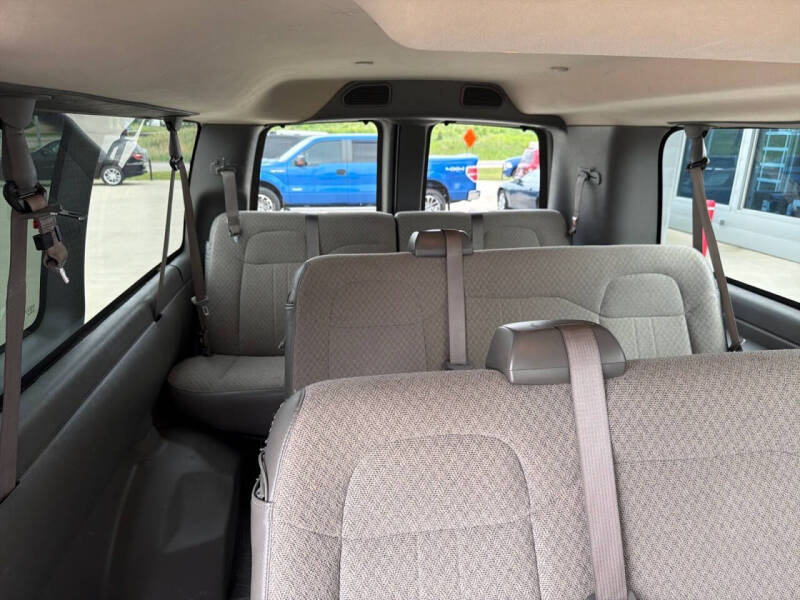 2025 Chevrolet Express LT 3500