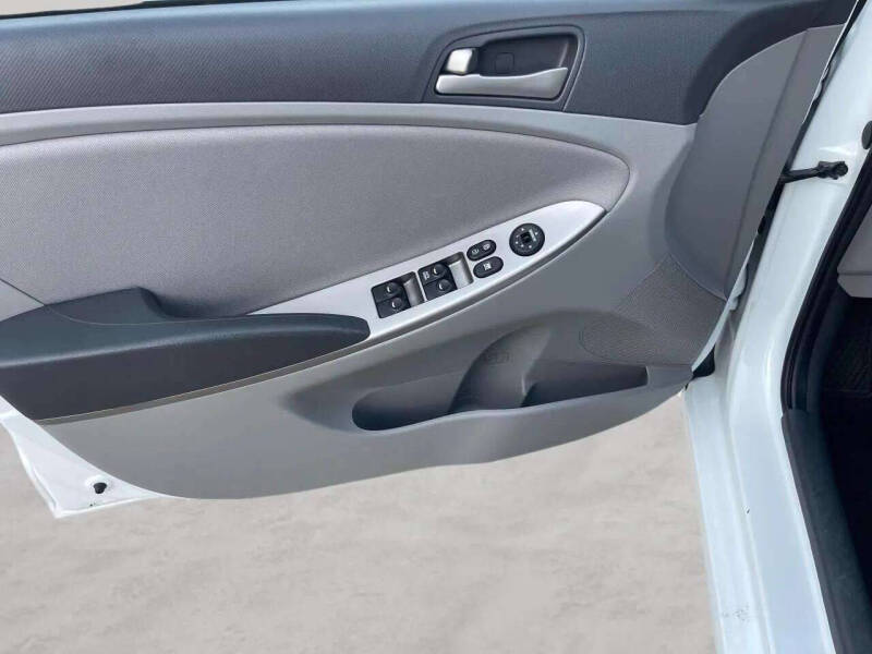 2017 Hyundai Accent SE