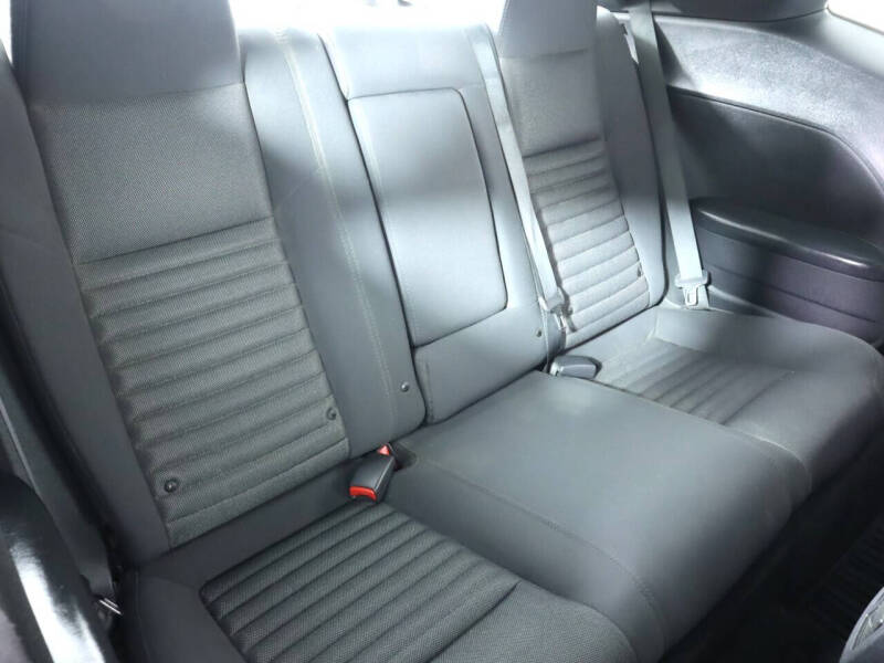 2011 Dodge Challenger SE