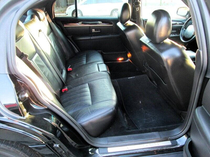 2011 Lincoln Town Car Executive L