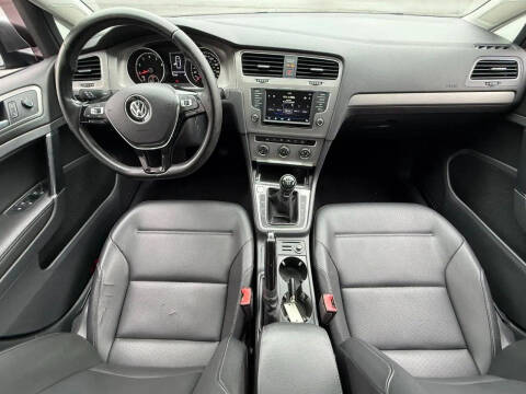 2017 Volkswagen Golf TSI Wolfsburg Edition
