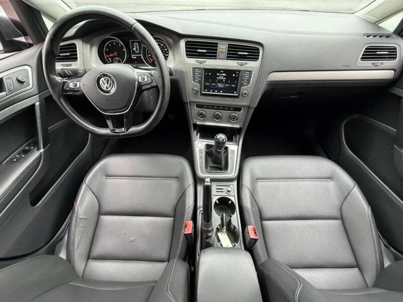 2017 Volkswagen Golf TSI Wolfsburg Edition
