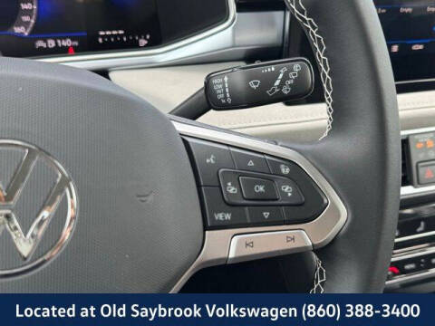 2025 Volkswagen Taos SE 4Motion