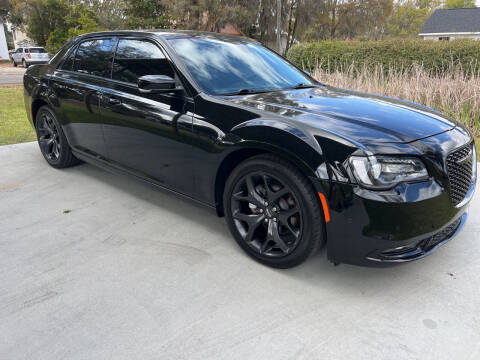 2021 Chrysler 300 for sale at D & R Auto Brokers in Ridgeland SC