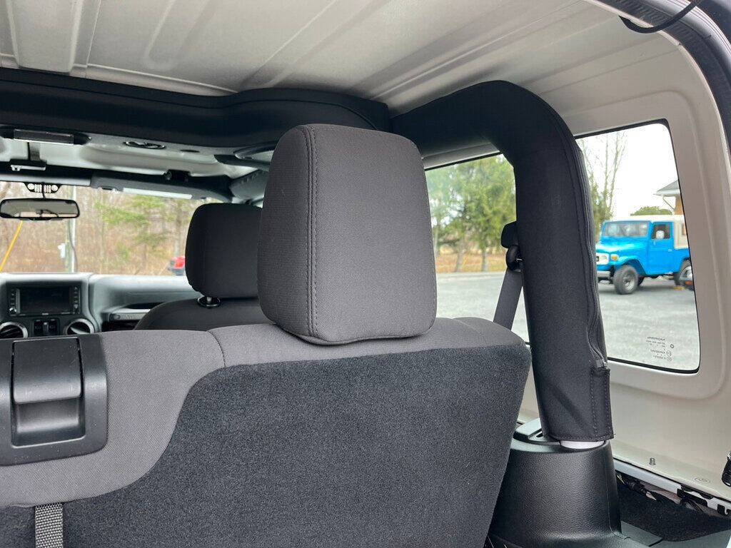 2017 Jeep Wrangler 37