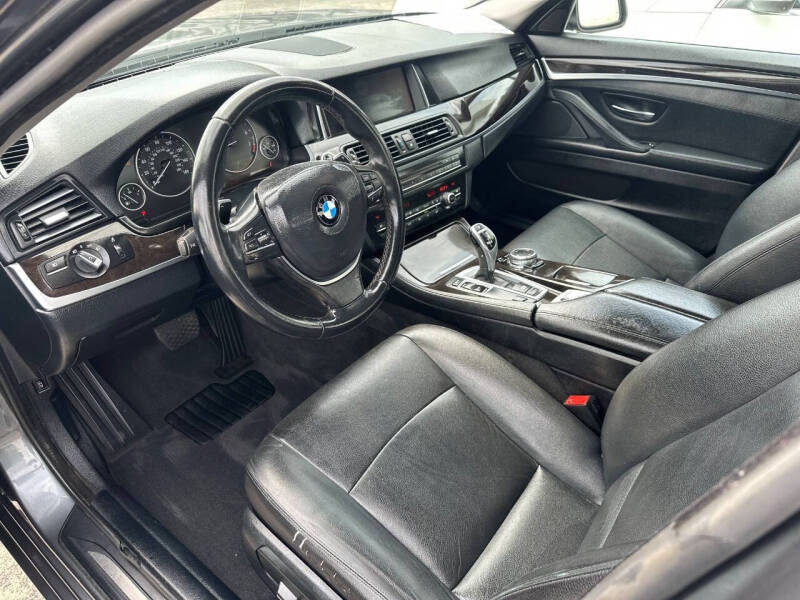 2016 BMW 5 Series 528i