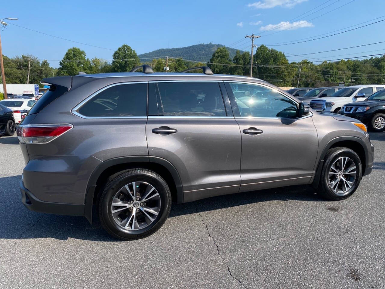 2016 Toyota Highlander for sale at Driven Pre-Owned in Lenoir, NC