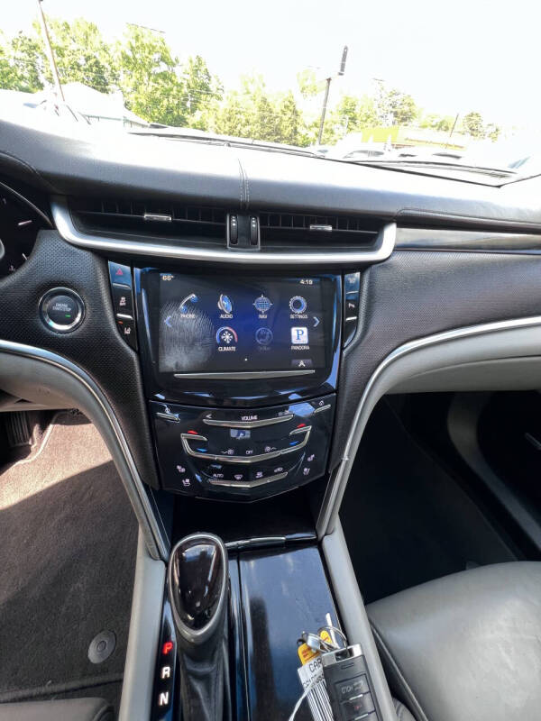 2013 Cadillac XTS Luxury Collection