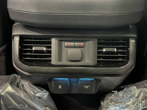 2023 Ford F-150 Lightning XLT