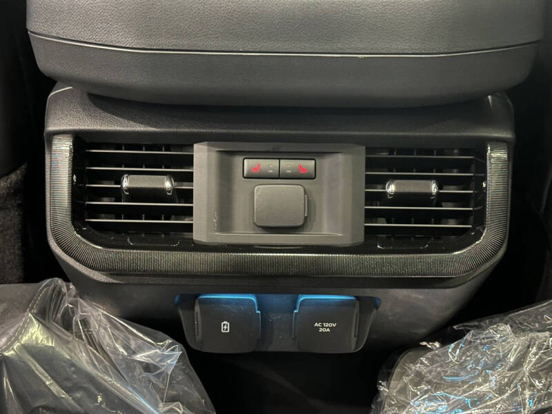 2023 Ford F-150 Lightning XLT