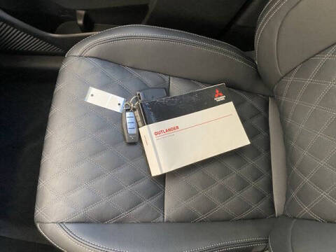2024 Mitsubishi Outlander PHEV SEL