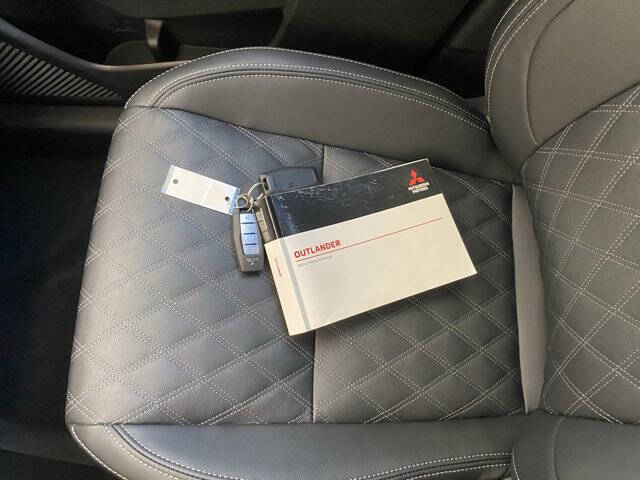 2024 Mitsubishi Outlander PHEV SEL