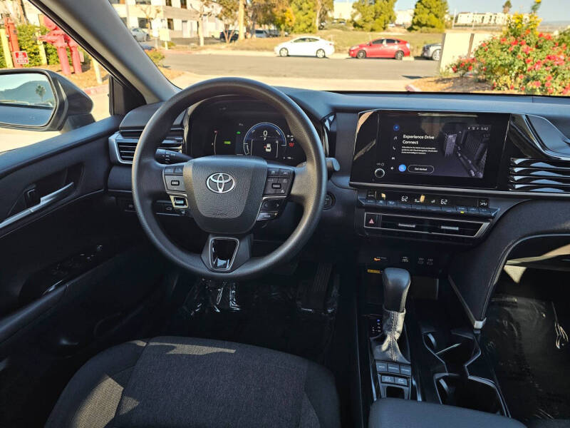 2025 Toyota Camry LE
