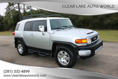 2007 Toyota FJ Cruiser for sale at Clear Lake Auto World in League City TX