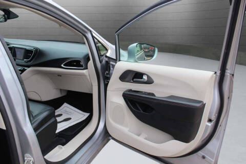 2020 Chrysler Pacifica Touring L