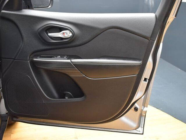 2015 Jeep Cherokee Sport