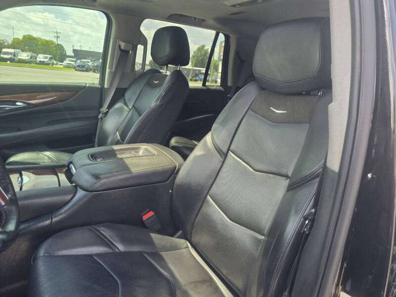 2017 Cadillac Escalade Luxury