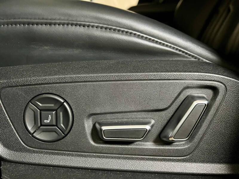 2019 Audi e-tron quattro Prestige