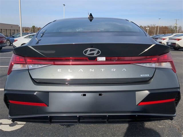 2025 Hyundai Elantra Hybrid Limited