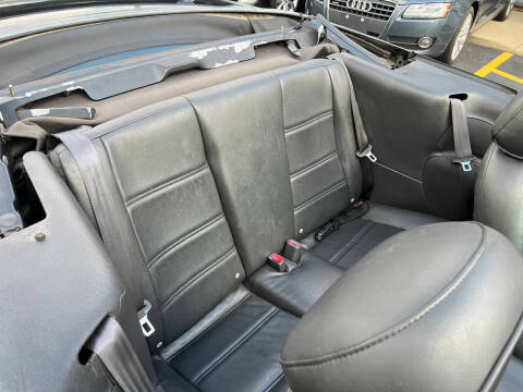 2004 Ford Mustang Deluxe