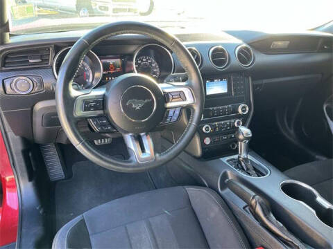 2021 Ford Mustang EcoBoost