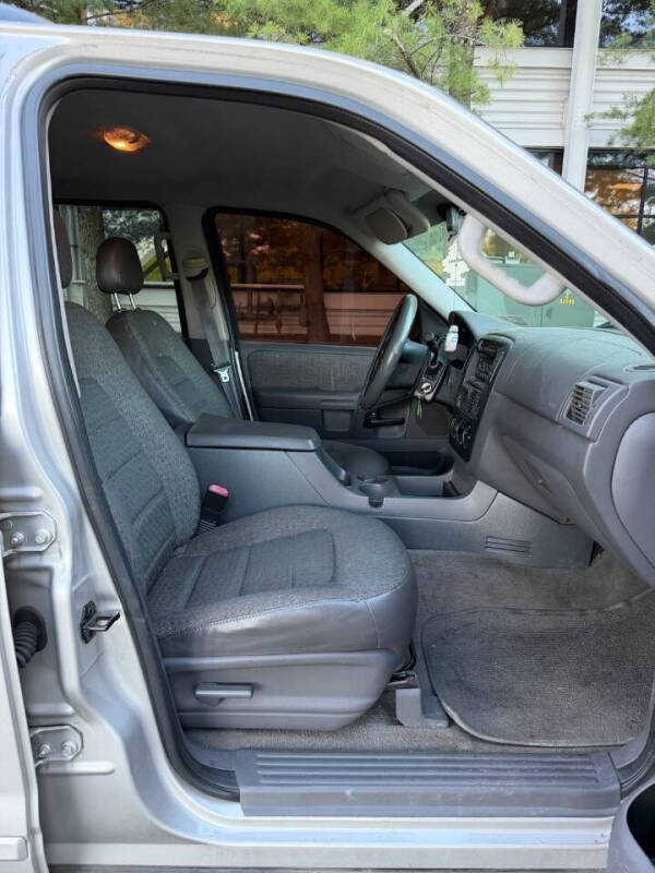 2002 Ford Explorer XLS