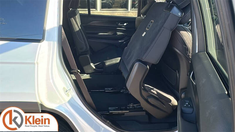 2024 Jeep Grand Cherokee L Laredo